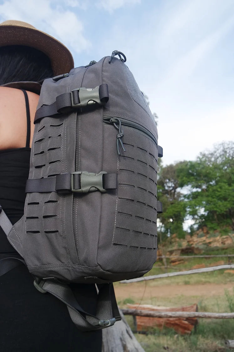 Load image into Gallery viewer, MTG Streamline Backpack - Grey