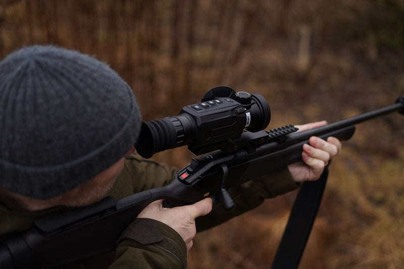 Load image into Gallery viewer, HIKMICRO Thunder TE19CR 2.0 Thermal Clip-On with reticle.