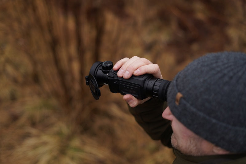 Load image into Gallery viewer, HIKMICRO Thunder TE19CR 2.0 Thermal Clip-On with reticle.